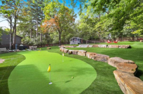 Retro Razorback-Pickleball-Golf-Spa-UofA